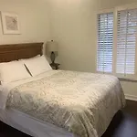 Hollywood Hills Bed And Breakfast
